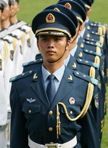 军官