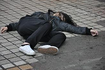 女人跳楼