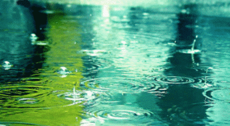 下雨走进屋子