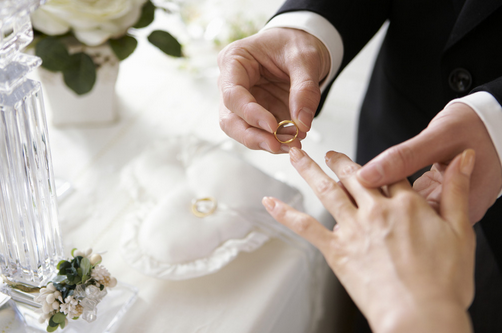 前夫和别的女人结婚我很生气